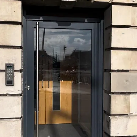 Luxury, Centre Escape Apartment *