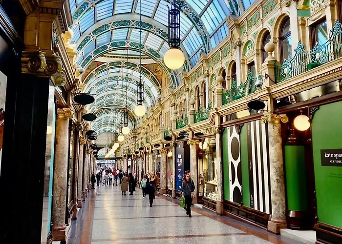 Luxury, Centre Escape * Leeds (West Yorkshire)